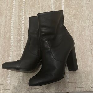 Steve Madden Editor Black Leather Boots size 7US
